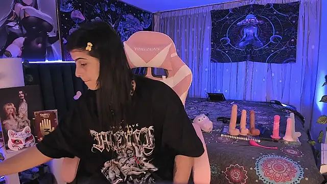 LanaKyutt online show from March 3, 6:04 am