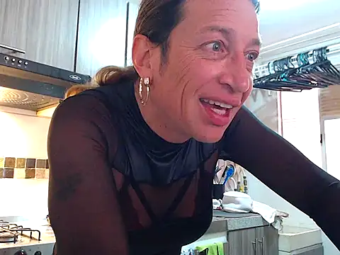 Snapshot of Gikitrans76 chatting on May 7, 6:02 pm Gikitrans76 online show from May 7, 6:02 pm