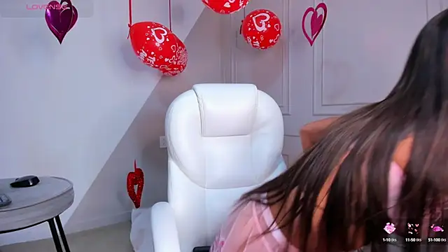 carolriveraa  online show from February 14, 5:36 pm