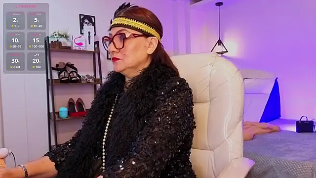 lady nylon  online show from October 31, 12:17 pm