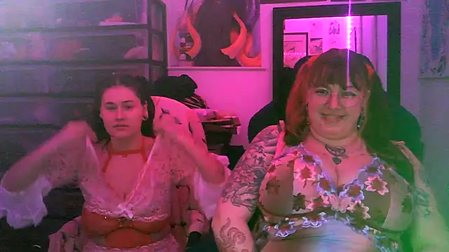 Snapshot of misspeach chatting on February 12, 8:04 pm misspeach online show from February 12, 8:04 pm