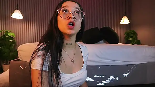 EriKlein online show from April 10, 7:18 pm