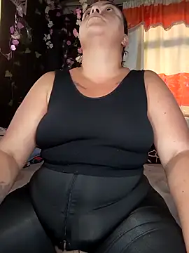 Horny kaylee online show from April 28, 9:53 pm