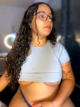Snapshot of CurlyGirl_1 chatting on December 3, 12:06 pm CurlyGirl 1 online show from December 3, 12:06 pm