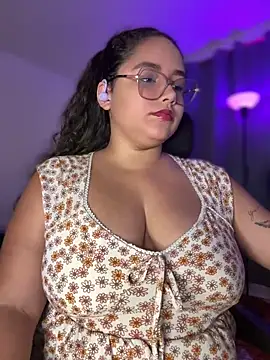 CurlyGirl 1 online show from May 22, 2:08 am