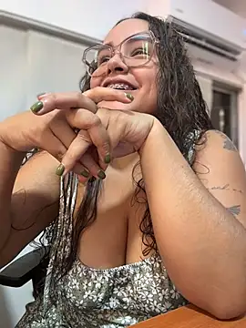 CurlyGirl 1 online show from August 3, 12:42 am