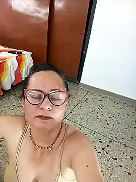 Snapshot of Eunice73 chatting on February 13, 8:55 pm Eunice73 online show from February 13, 8:55 pm