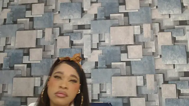 Snapshot of angel_dthroatt chatting on November 26, 12:06 pm angel dthroatt online show from November 26, 12:06 pm