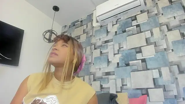 angel dthroatt online show from March 10, 12:10 pm