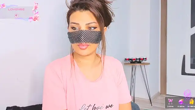 Snapshot of Turkish_Latina chatting on May 31, 10:22 pm Turkish Latina online show from May 31, 10:22 pm