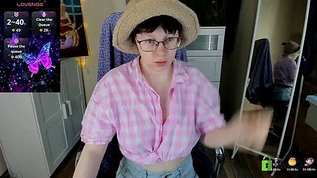 Melissa Wells online show from September 19, 3:34 pm