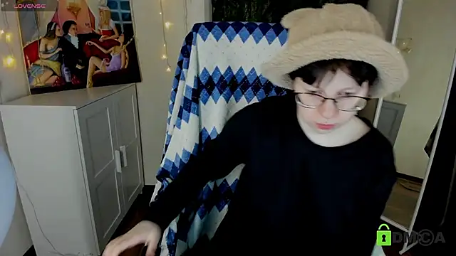 Melissa Wells online show from October 19, 3:12 pm