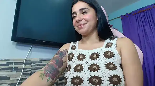 Snapshot of Meganmilk1 chatting on February 4, 3:36 pm Meganmilk1 online show from February 4, 3:36 pm