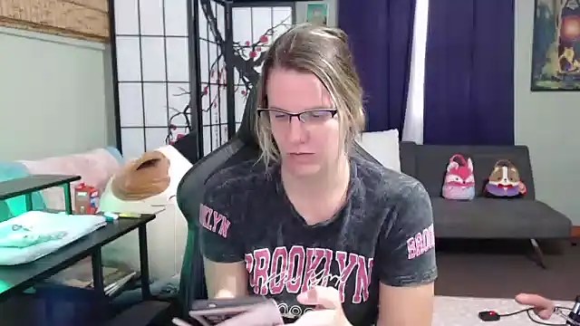 Sarahtineke online show from October 22, 5:13 pm