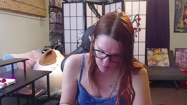 Sarahtineke online show from May 27, 3:31 pm