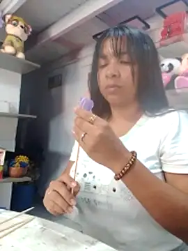 Snapshot of VivienAndClark chatting on November 4, 3:00 pm VivienAndClark online show from November 4, 3:00 pm