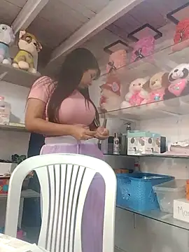 Snapshot of VivienAndClark chatting on November 7, 4:51 pm VivienAndClark online show from November 7, 4:51 pm