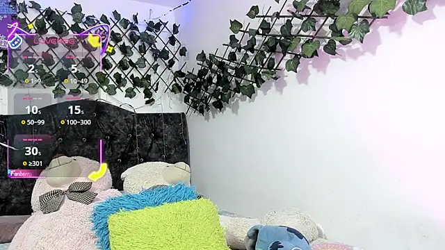 Snapshot of PaulinaSwan chatting on October 2, 5:25 am PaulinaSwan online show from October 2, 5:25 am