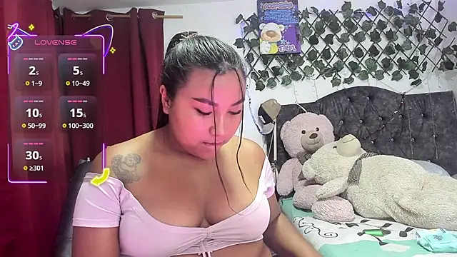 Snapshot of PaulinaSwan chatting on October 10, 4:00 am PaulinaSwan online show from October 10, 4:00 am