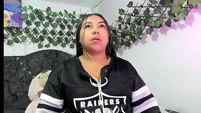 PaulinaSwan online show from November 20, 7:08 am