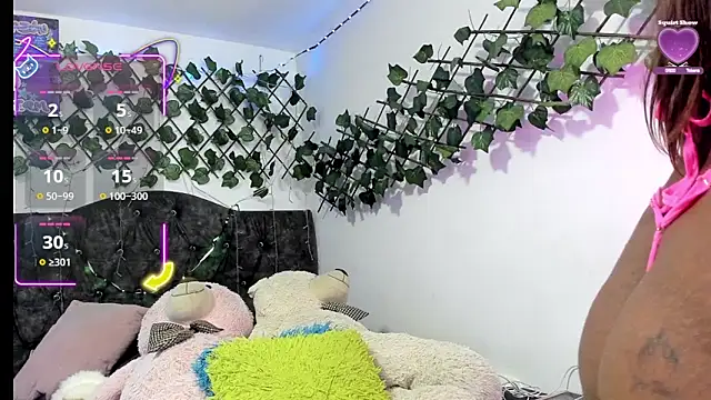 PaulinaSwan online show from November 25, 4:23 am