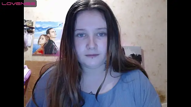 Snapshot of Light_Luna chatting on December 9, 11:47 am Light Luna online show from December 9, 11:47 am