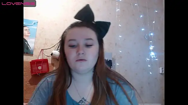 Snapshot of Light_Luna chatting on December 19, 11:39 am Light Luna online show from December 19, 11:39 am