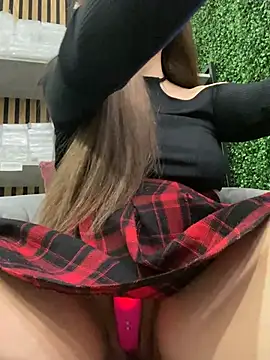 Deonta  online show from February 6, 7:02 am