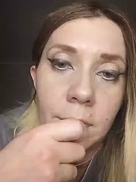 Snapshot of LeraSweet chatting on December 31, 9:28 pm LeraSweet online show from December 31, 9:28 pm