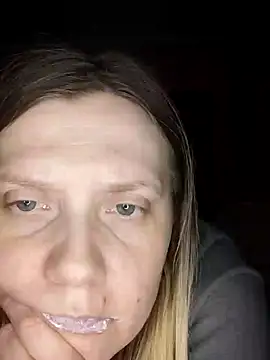 Snapshot of LeraSweet chatting on January 24, 8:22 pm LeraSweet online show from January 24, 8:22 pm