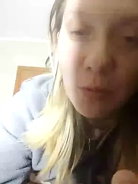 Snapshot of LeraSweet chatting on March 21, 9:23 pm LeraSweet online show from March 21, 9:23 pm