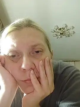 Snapshot of LeraSweet chatting on October 25, 8:14 pm LeraSweet online show from October 25, 8:14 pm