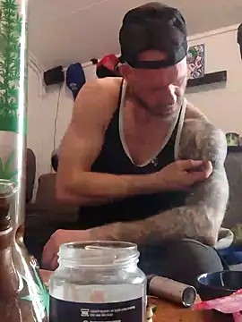 eltoulou online show from February 7, 1:43 pm