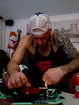 eltoulou online show from October 29, 8:32 pm