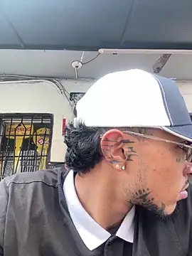 Snapshot of Alex_Teau chatting on March 8, 9:17 am Alex Teau online show from March 8, 9:17 am