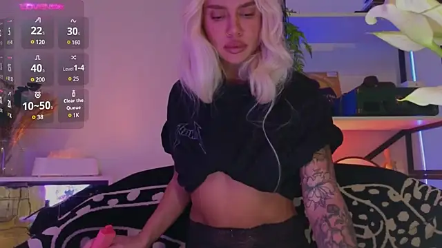 Snapshot of Alice_omg chatting on December 10, 4:06 pm Alice omg online show from December 10, 4:06 pm