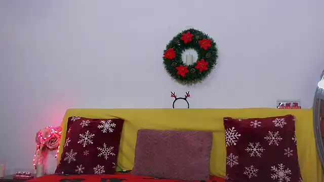 Snapshot of Catlady333 chatting on December 18, 10:16 pm Catlady333 online show from December 18, 10:16 pm