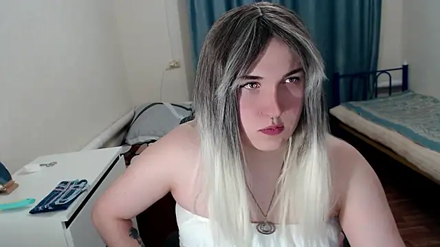 EvaMiron online show from March 7, 5:43 pm