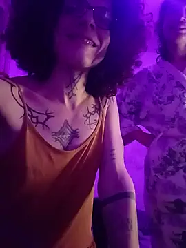 Snapshot of SuccubusTatuada chatting on February 7, 11:52 pm SuccubusTatuada online show from February 7, 11:52 pm