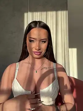 Snapshot of deliaroyal chatting on March 21, 3:46 pm deliaroyal online show from March 21, 3:46 pm