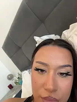 Snapshot of deliaroyal chatting on October 18, 12:28 pm deliaroyal online show from October 18, 12:28 pm