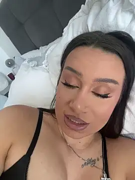 Snapshot of deliaroyal chatting on October 29, 11:01 am deliaroyal online show from October 29, 11:01 am