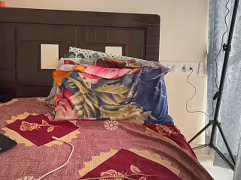 Snapshot of lovbombayduck11 chatting on February 18, 8:59 am lovbombayduck11 online show from February 18, 8:59 am