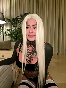 Snapshot of bambixboo chatting on November 9, 9:13 pm bambixboo online show from November 9, 9:13 pm