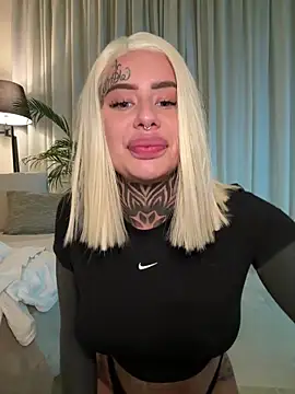 Snapshot of bambixboo chatting on November 18, 9:52 pm bambixboo online show from November 18, 9:52 pm