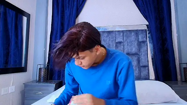 Snapshot of Samuelsince chatting on January 25, 5:18 am Samuelsince online show from January 25, 5:18 am