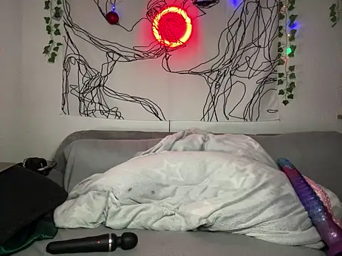 kinkygirl420x online show from December 12, 6:21 pm