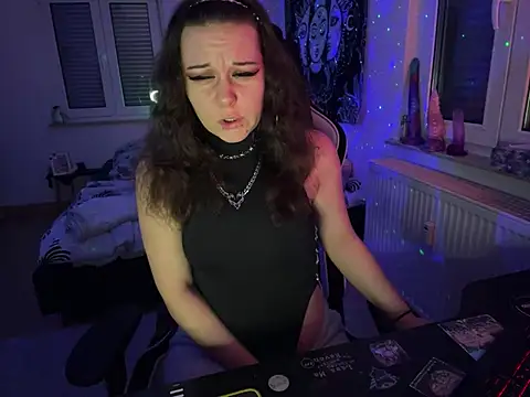 kinkygirl420x online show from January 8, 8:18 pm