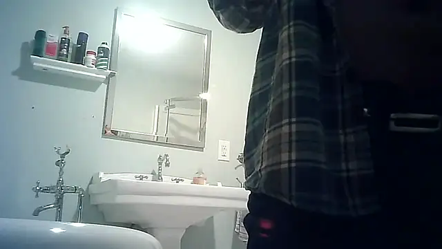 Snapshot of CaramelDipper chatting on December 4, 1:03 am CaramelDipper online show from December 4, 1:03 am