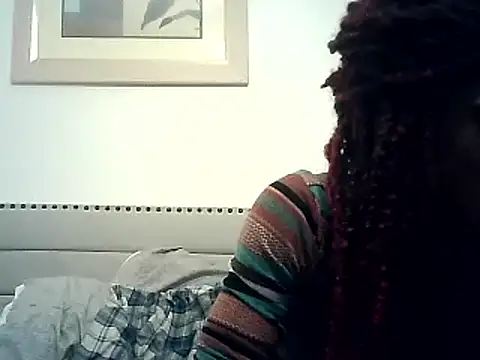 Snapshot of CaramelDipper chatting on December 11, 5:43 am CaramelDipper online show from December 11, 5:43 am